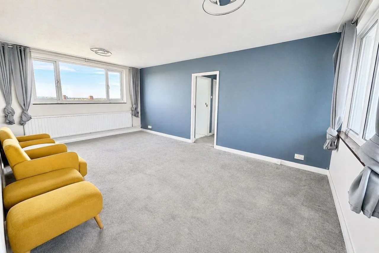 Colman Court, BH1, photo 4