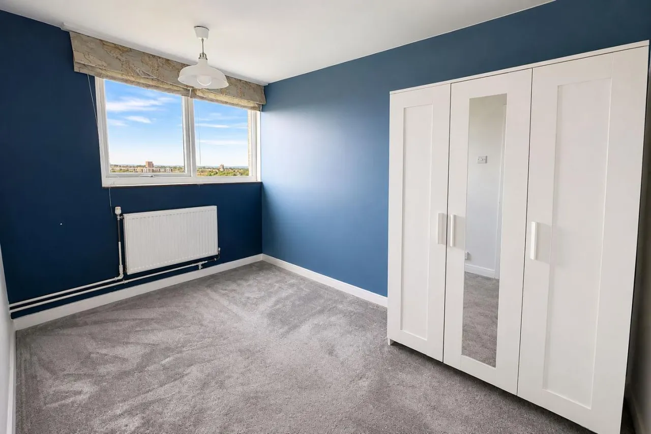 Colman Court, BH1, photo 9