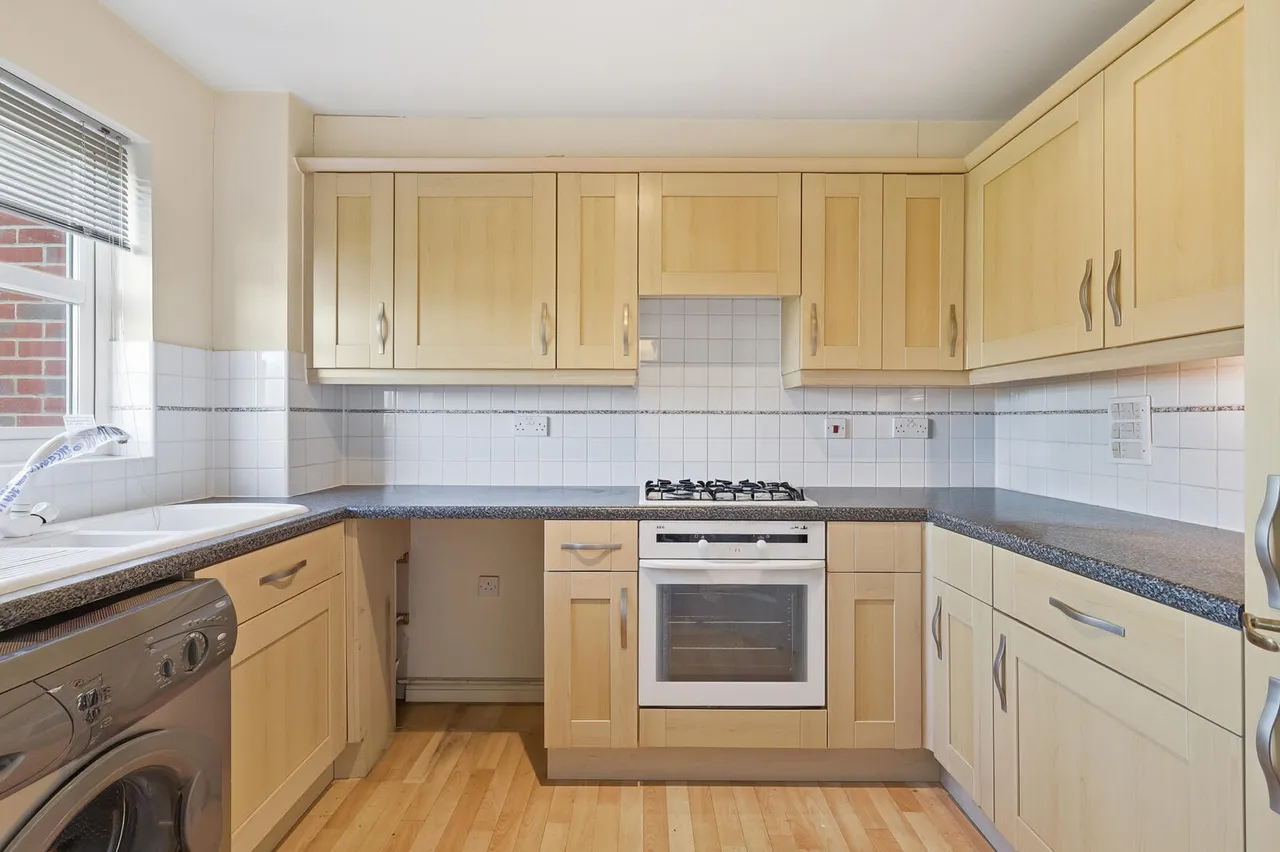 Cobham Close, Enfield, EN1, photo 4