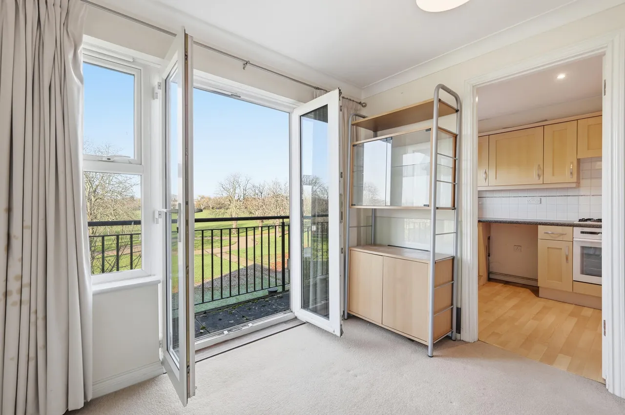 Cobham Close, Enfield, EN1, photo 16