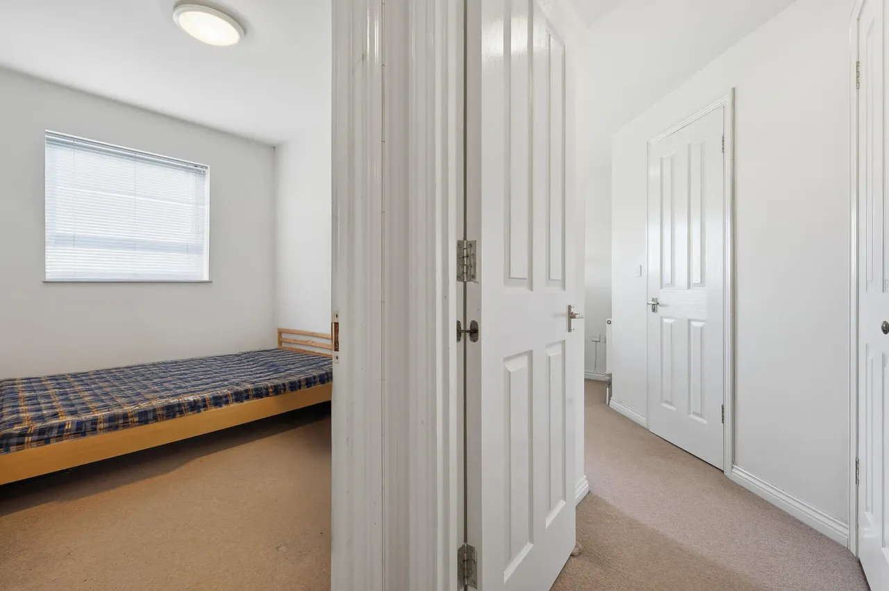 Cobham Close, Enfield, EN1, photo 11
