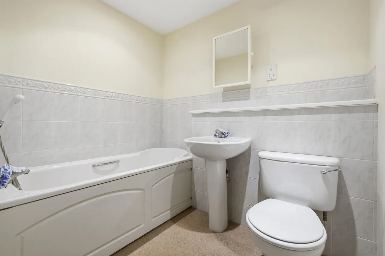 Cobham Close, Enfield, EN1, photo 7