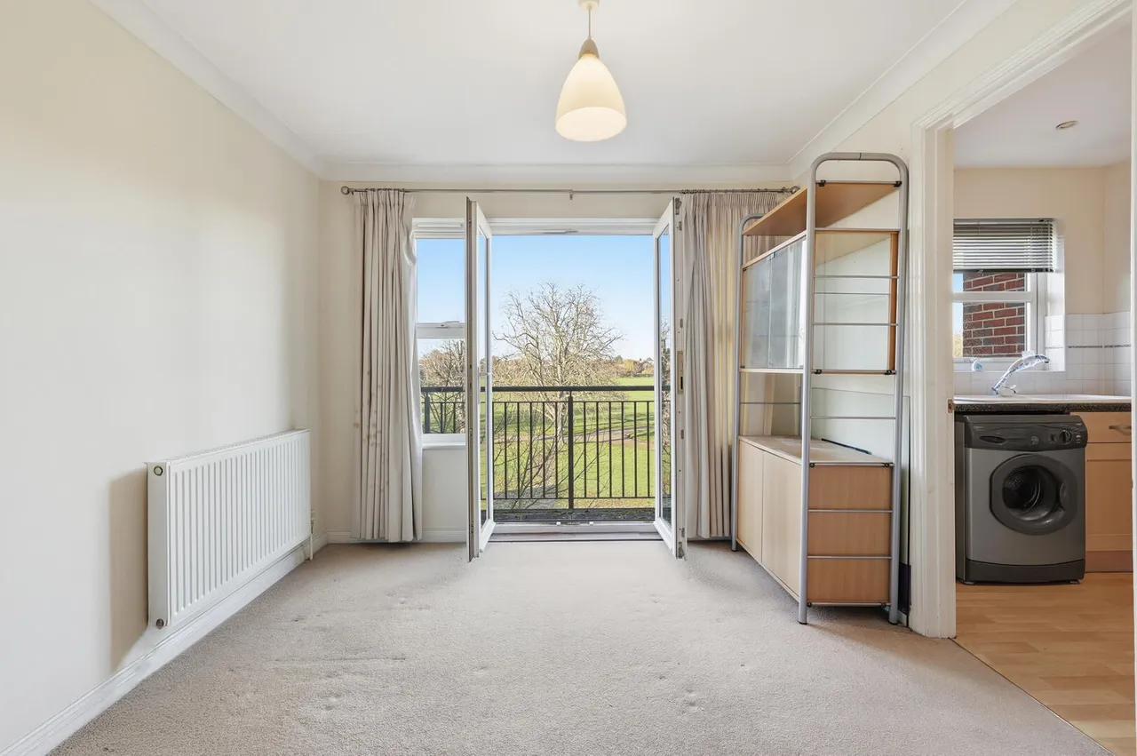 Cobham Close, Enfield, EN1, photo 3