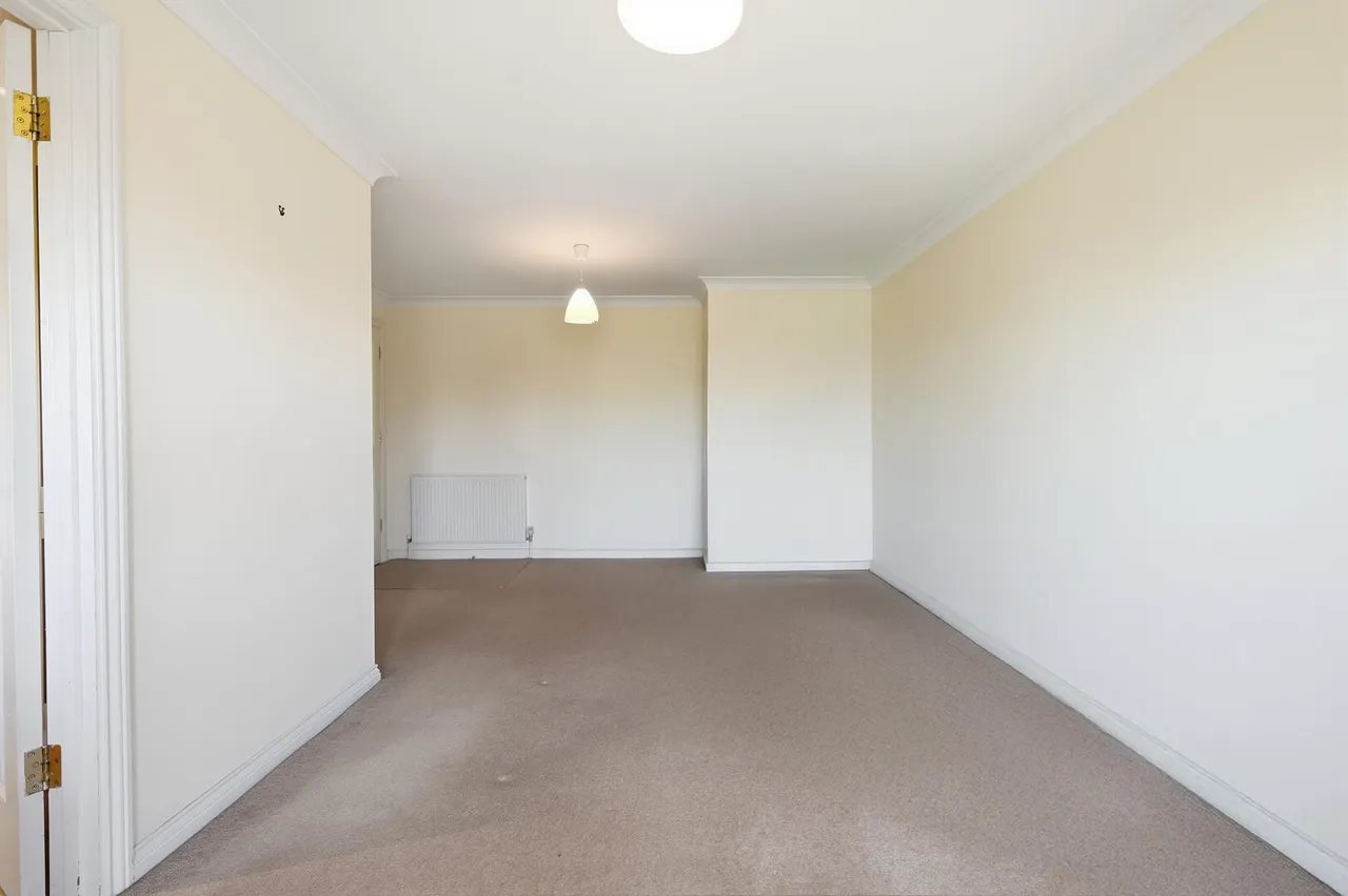 Cobham Close, Enfield, EN1, photo 20