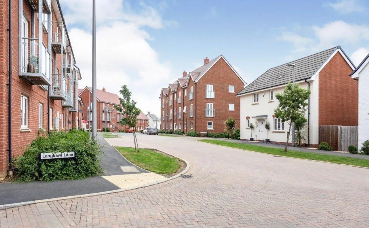 Santa Cruz Avenue, Bletchley, MK3, photo 17