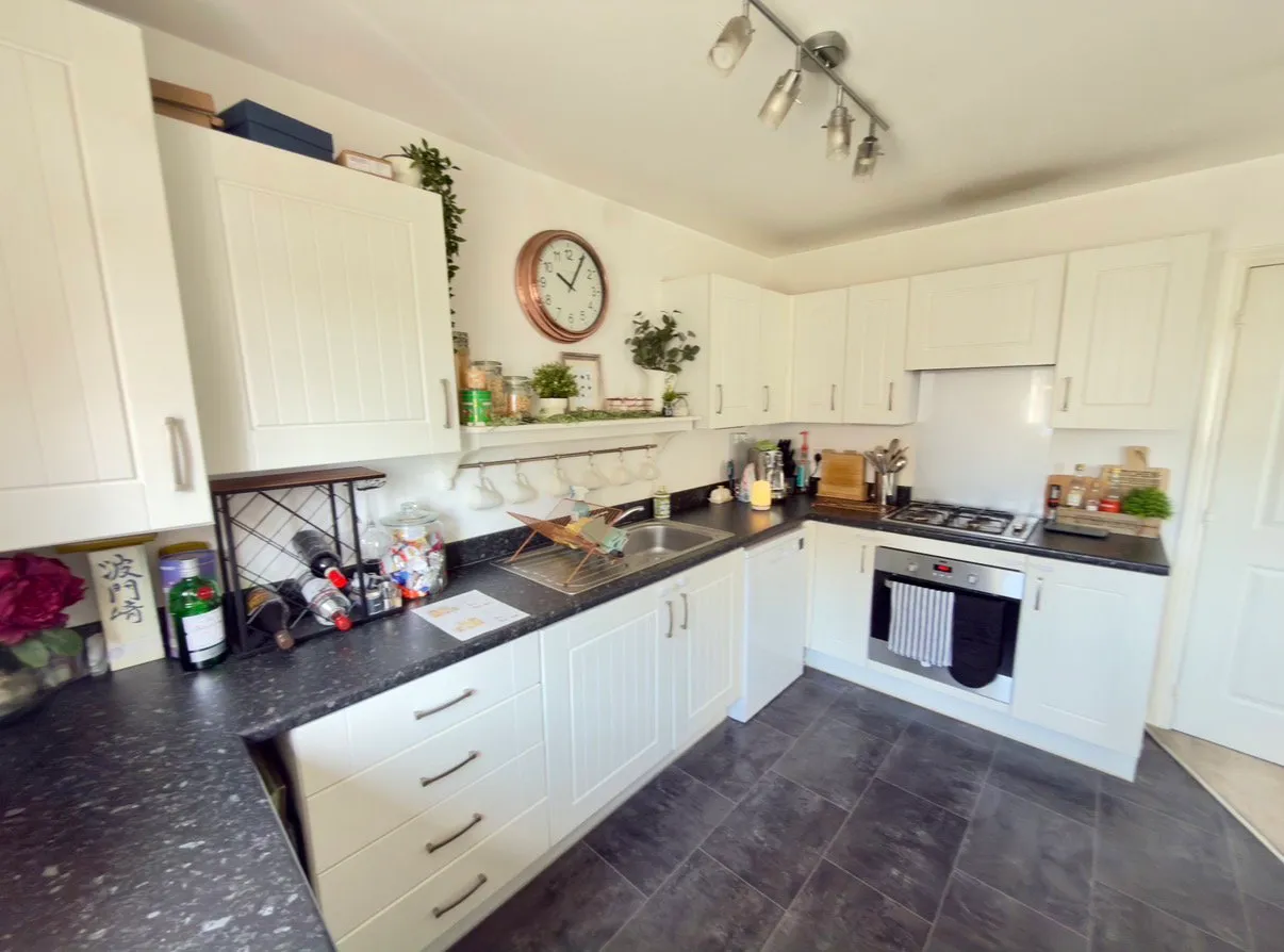 Santa Cruz Avenue, Bletchley, MK3, photo 7