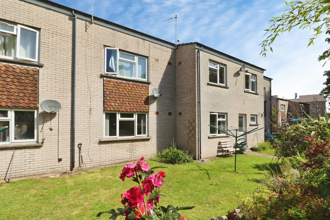 Suffolk Close, Porthcawl, CF36, photo 18