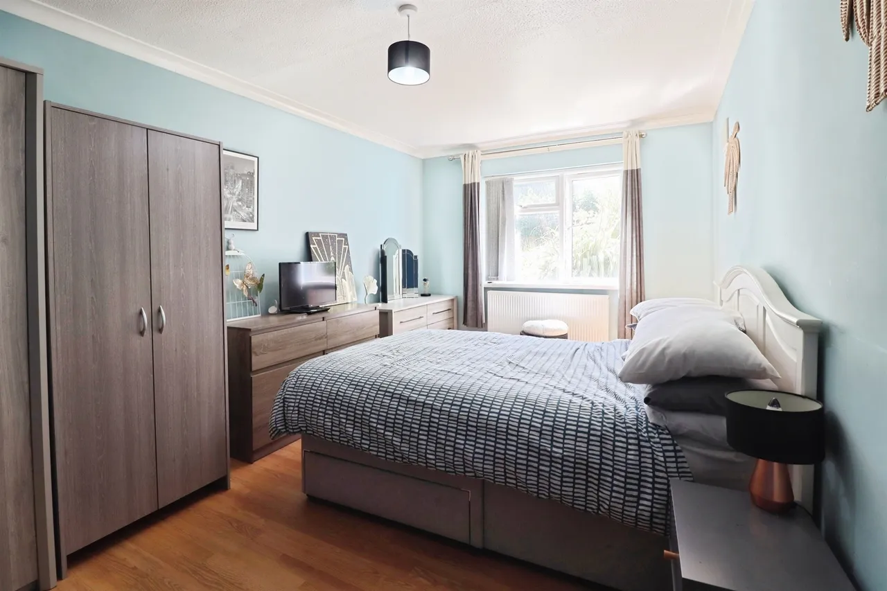 Suffolk Close, Porthcawl, CF36, photo 13