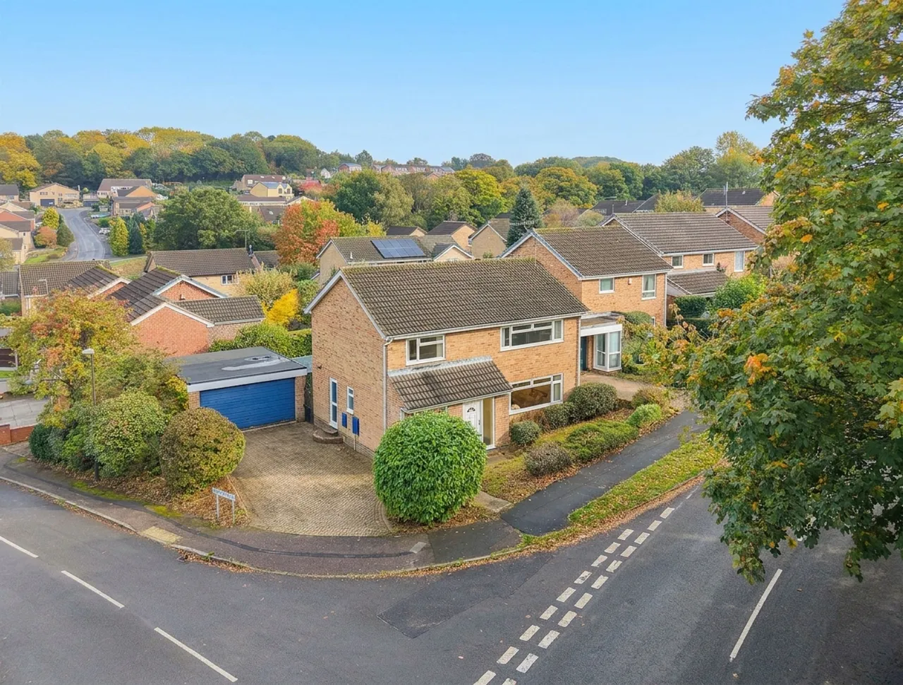 4 bed house for sale, Moorland View Road, Chesterfield, S40