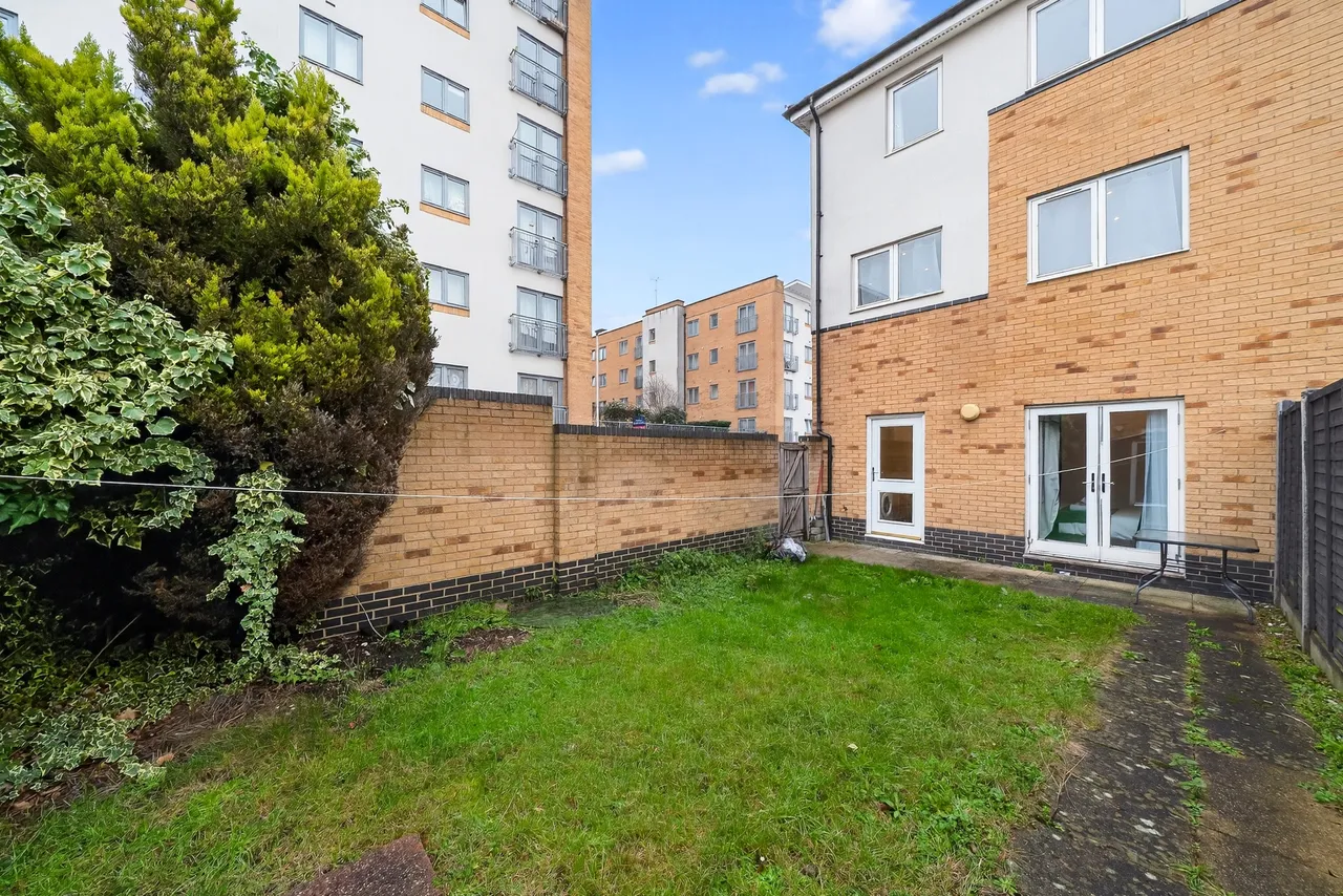 Fairclough Close, Northolt, UB5, photo 20