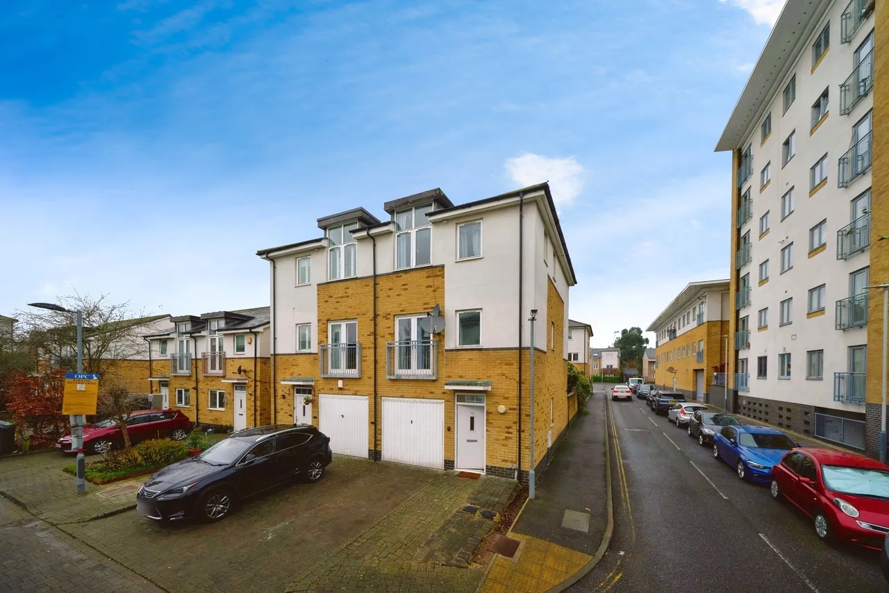 Fairclough Close, Northolt, UB5, photo 22