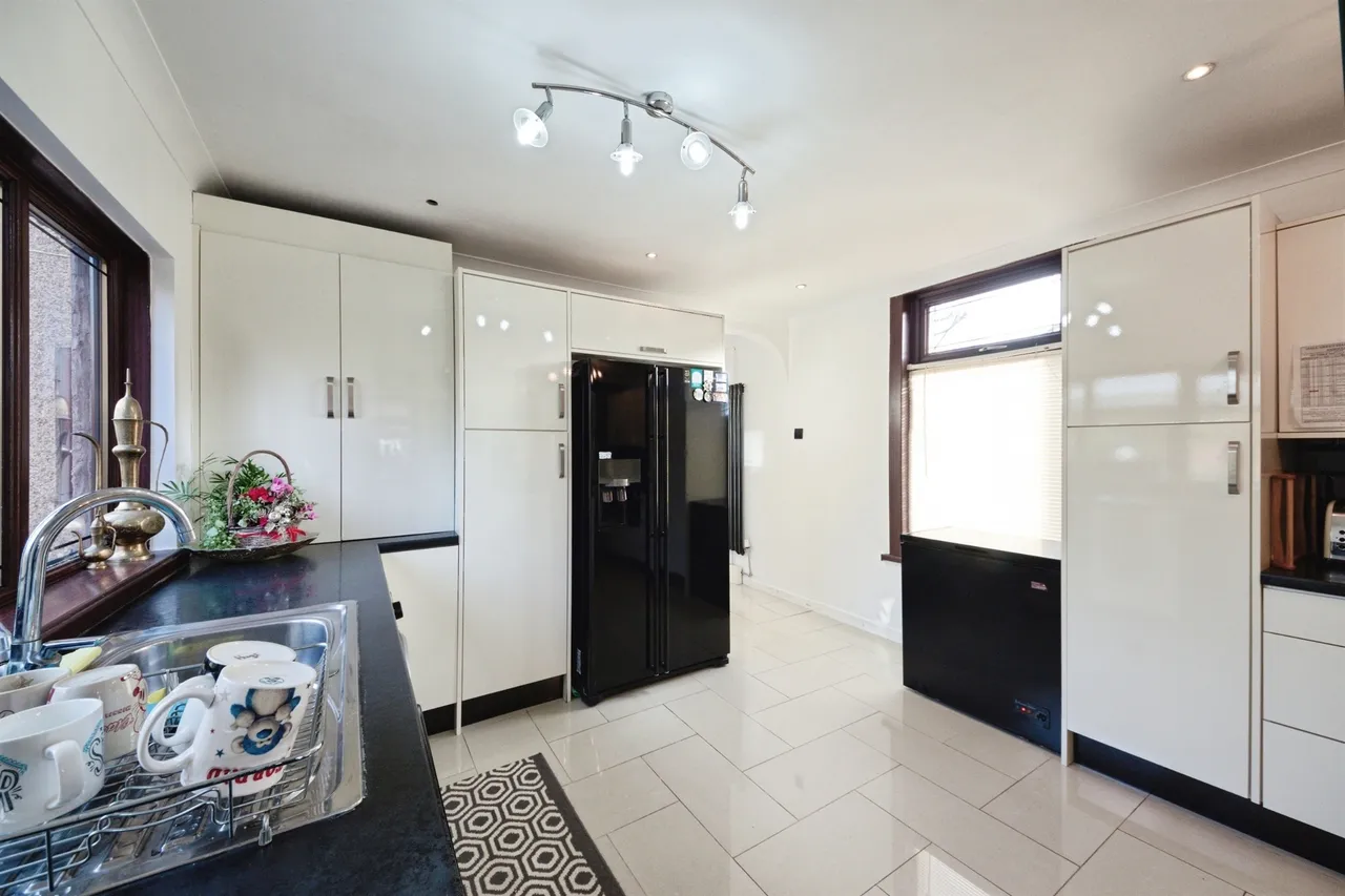 Haslucks Green Road, Shirley, B90, photo 11