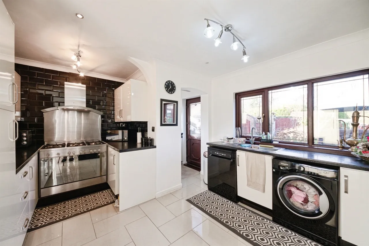 Haslucks Green Road, Shirley, B90, photo 10