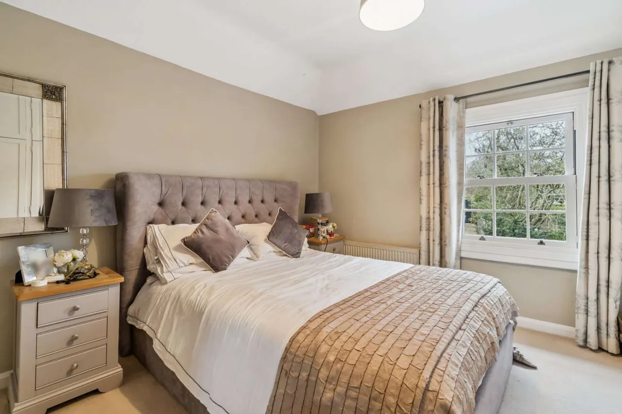 Rose Cottages, The Hill, Winchmore Hill, Amersham, HP7 0NJ, photo 12