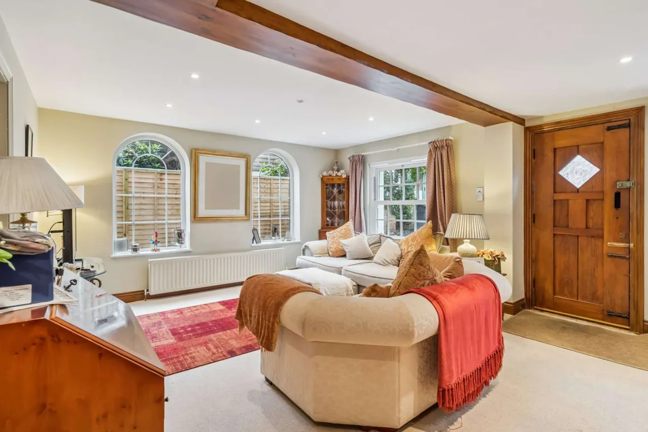 Rose Cottages, The Hill, Winchmore Hill, Amersham, HP7 0NJ, photo 7