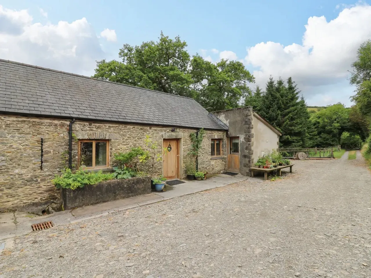 Pumpsaint, Llanwrda, SA19, photo 30