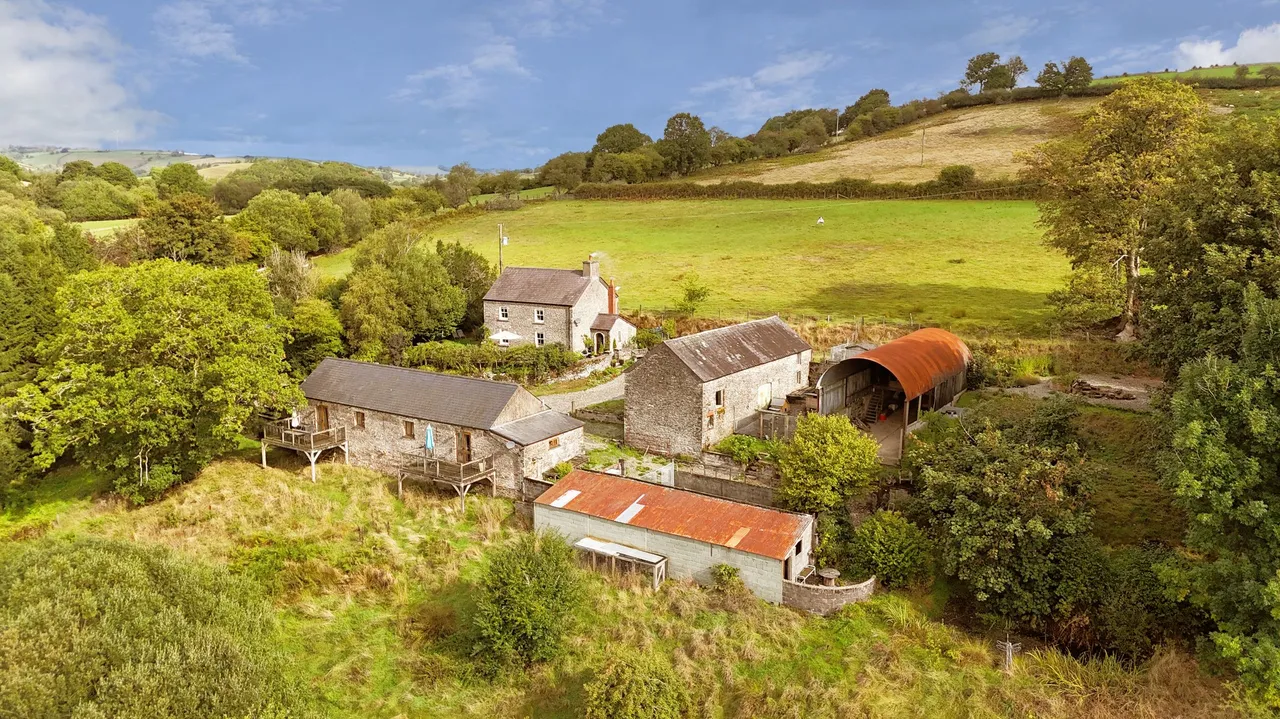 6 bed house for sale, Pumpsaint, Llanwrda, SA19