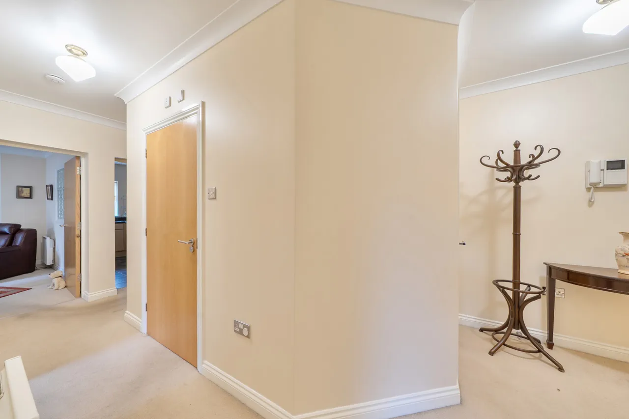 Stonegrove, Edgware, HA8, photo 13