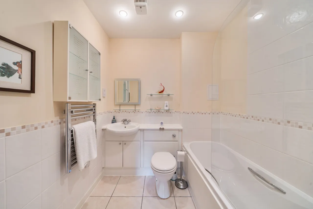 Stonegrove, Edgware, HA8, photo 7