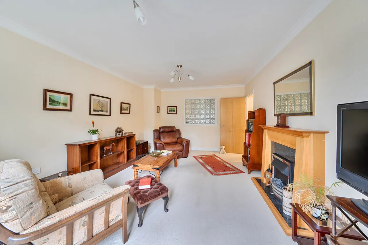 Stonegrove, Edgware, HA8, photo 3