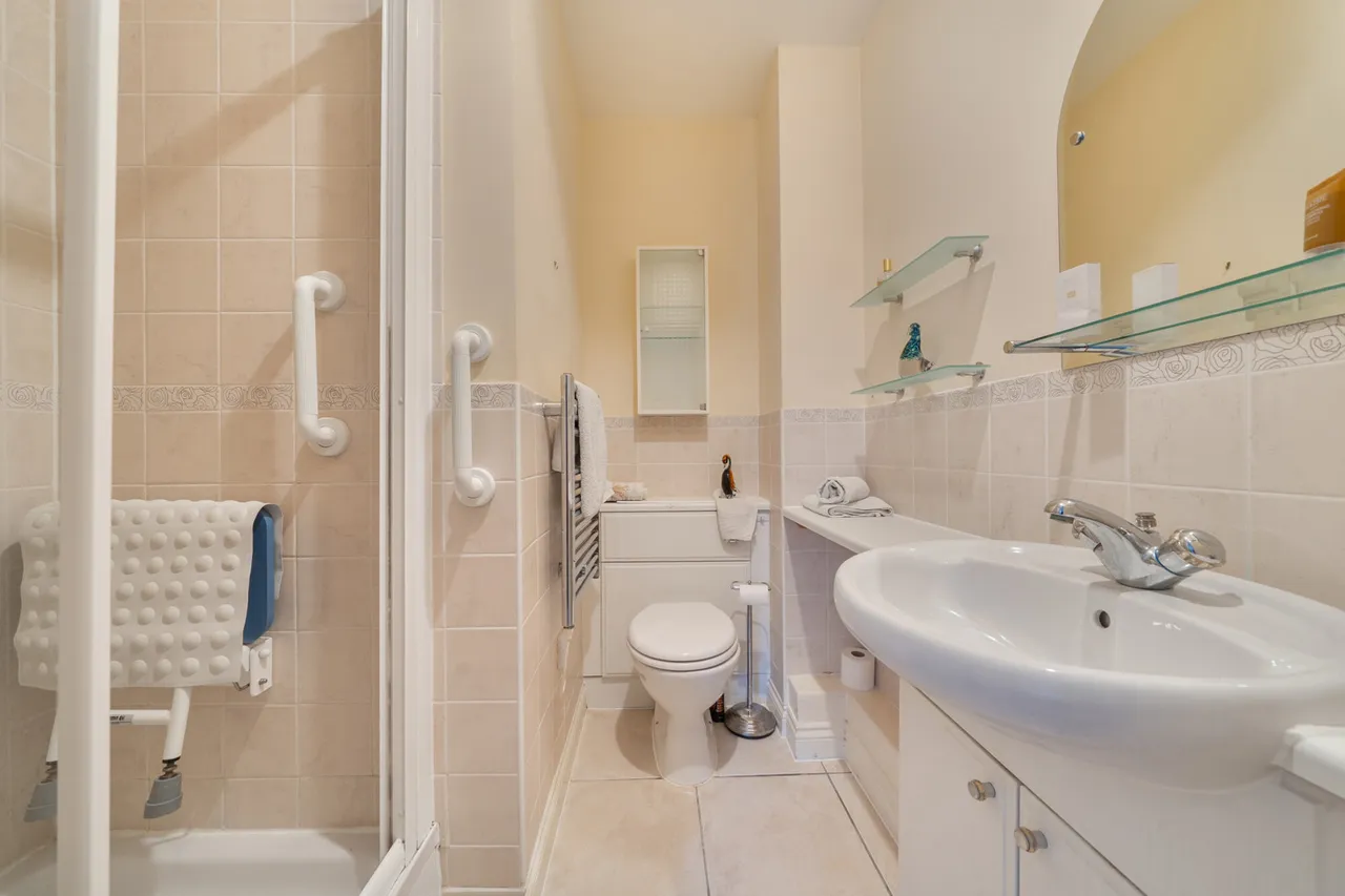 Stonegrove, Edgware, HA8, photo 8