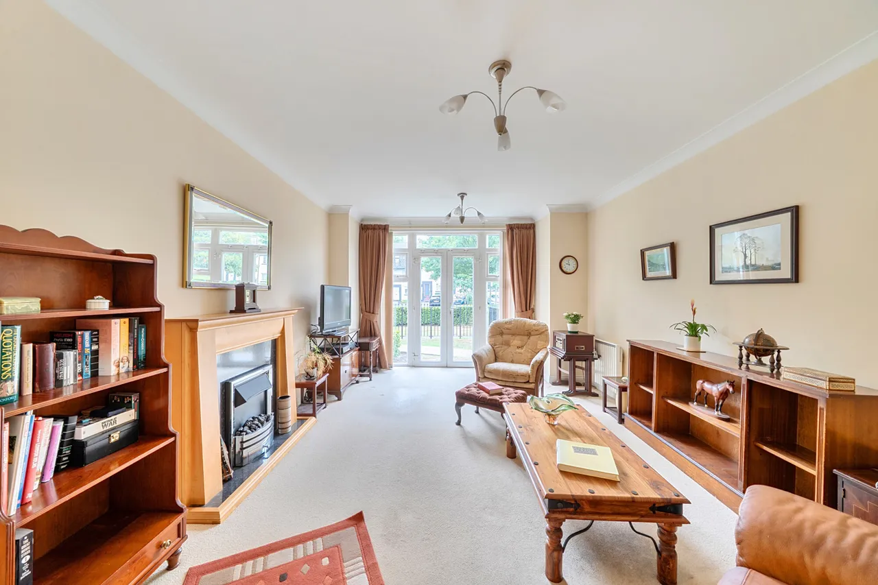 Stonegrove, Edgware, HA8, photo 2