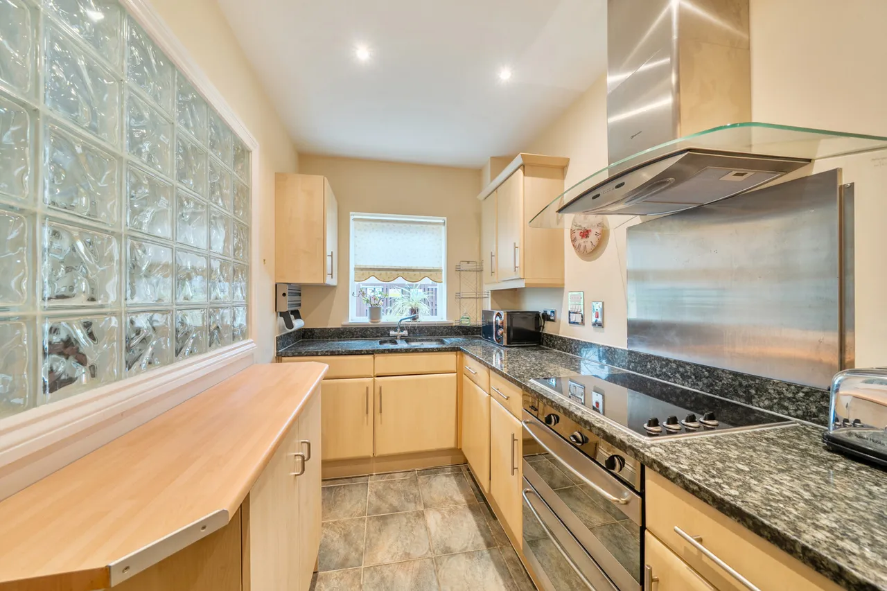 Stonegrove, Edgware, HA8, photo 5