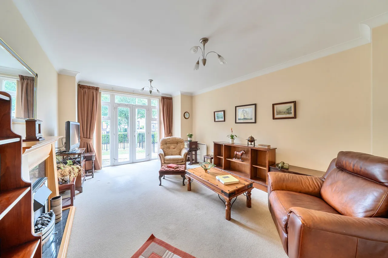 Stonegrove, Edgware, HA8, photo 16