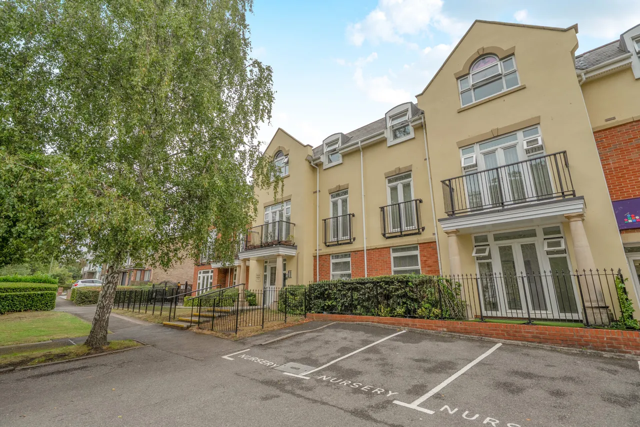 Stonegrove, Edgware, HA8, photo 19