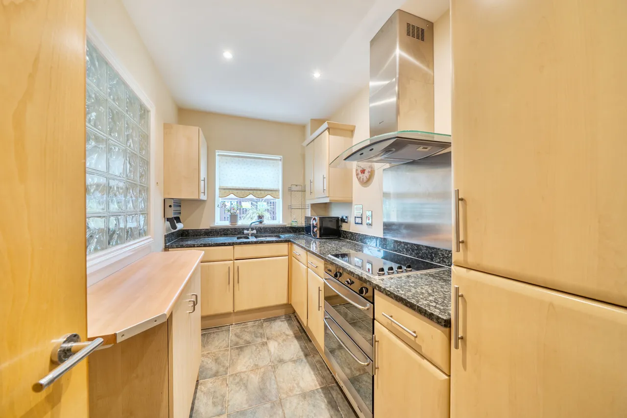 Stonegrove, Edgware, HA8, photo 18