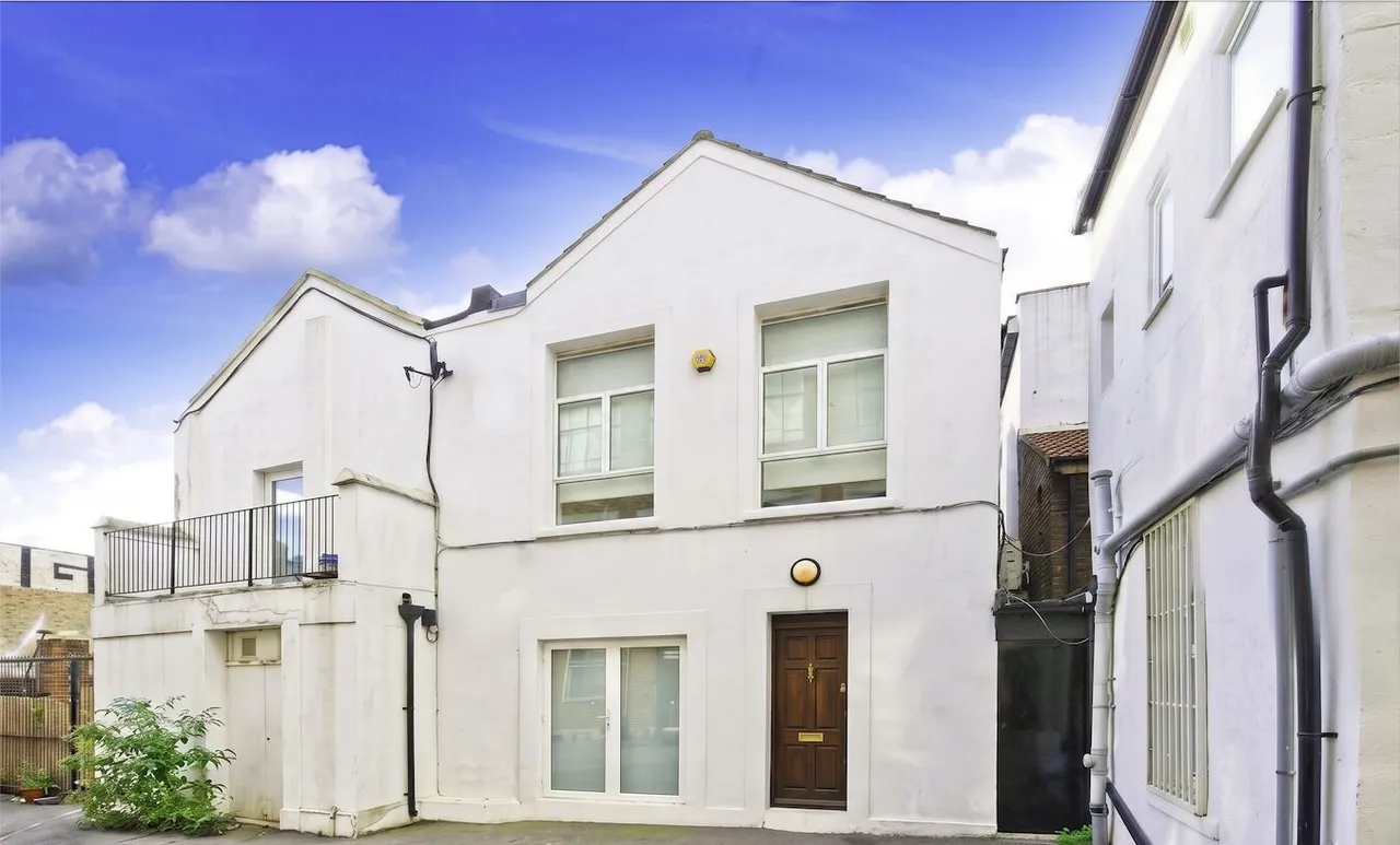 2 bed house for sale — Bradbury Mews, London, N16