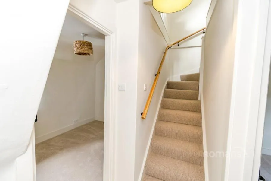 Back Street, Winchester, SO23, photo 16