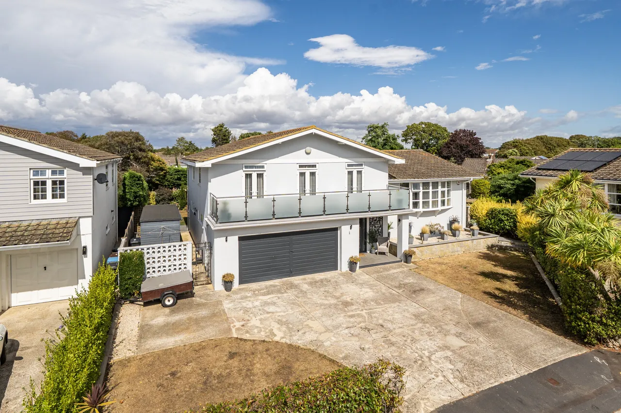 4 bed house for sale — Inglewood Close, Bognor Regis, PO21