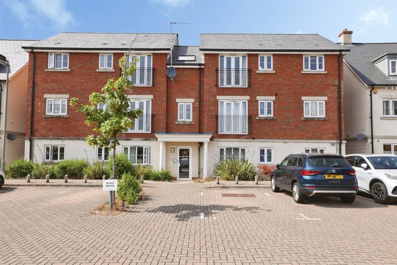 2 bed flat for sale, Picket Twenty Way, Andover, SP11