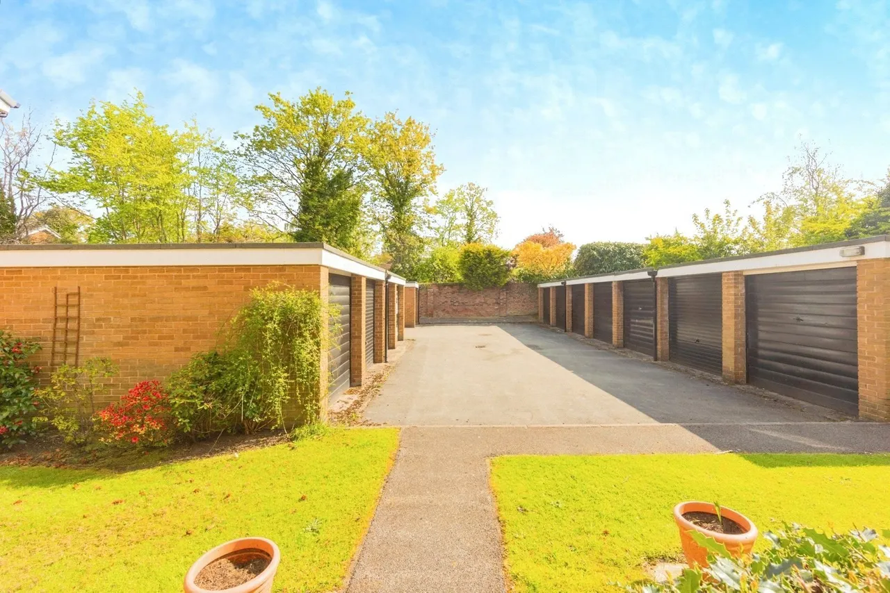 Dorchester Court, Brooklands Road, Sale, Greater Manchester, M33, photo 16