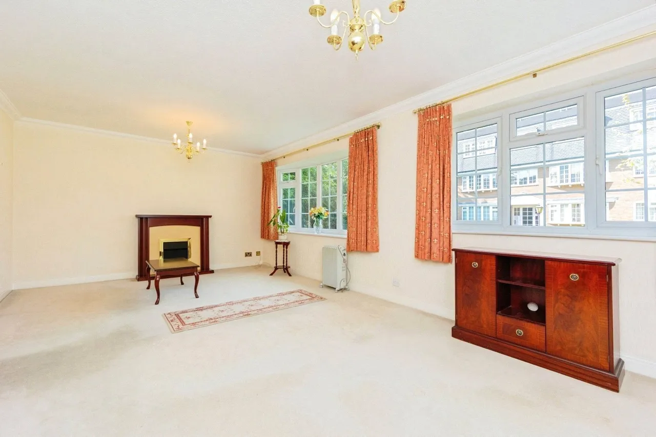 Dorchester Court, Brooklands Road, Sale, Greater Manchester, M33, photo 2