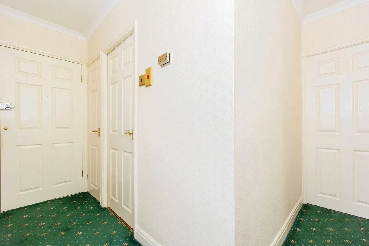 Dorchester Court, Brooklands Road, Sale, Greater Manchester, M33, photo 14