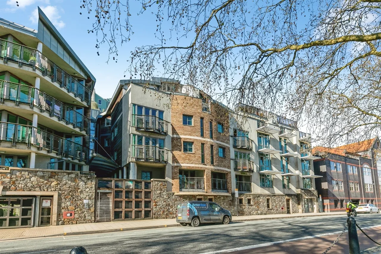 2 bed flat for sale — Hotwell Road, Bristol