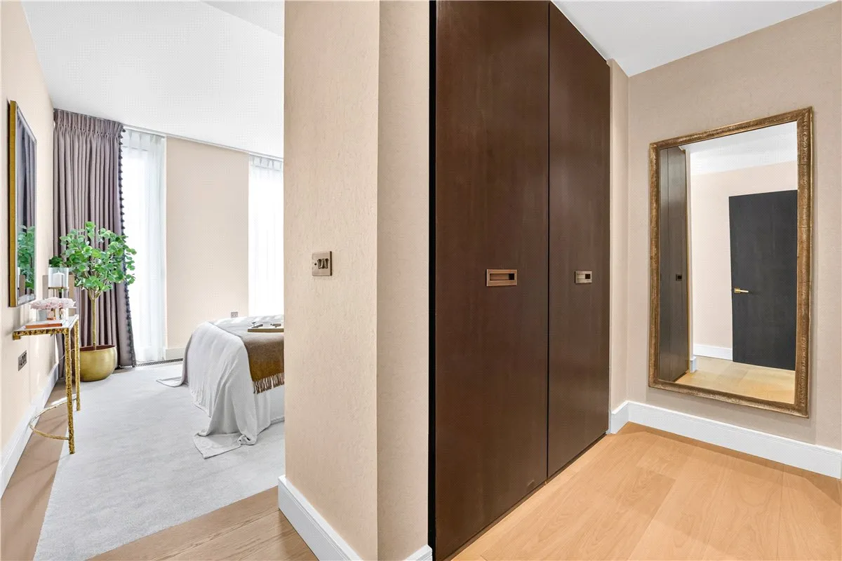 Brompton Road, Knightsbridge, SW3, photo 9
