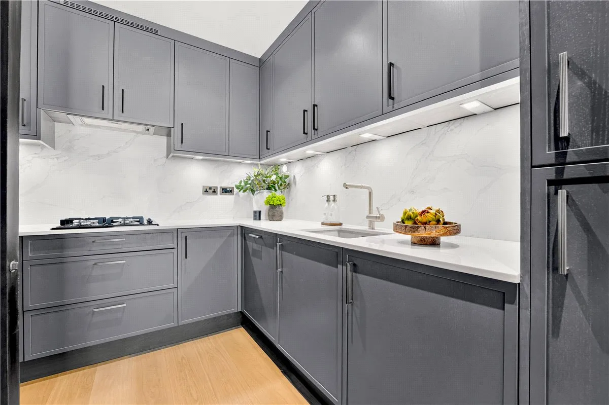Brompton Road, Knightsbridge, SW3, photo 2