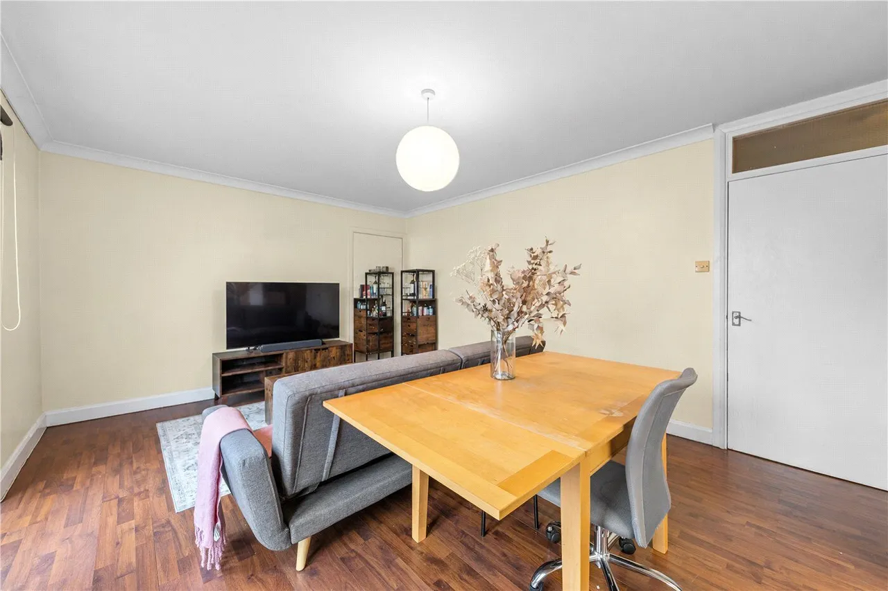 Fuller Close, London, E2, photo 12