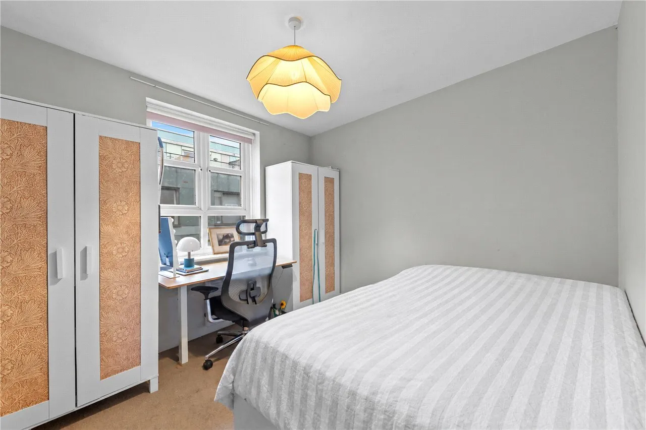 Fuller Close, London, E2, photo 2