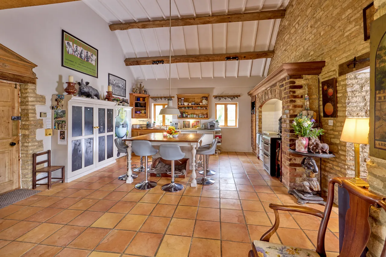 Manor Farm Barn, Ascott-under-Wychwood, Oxfordshire, photo 5