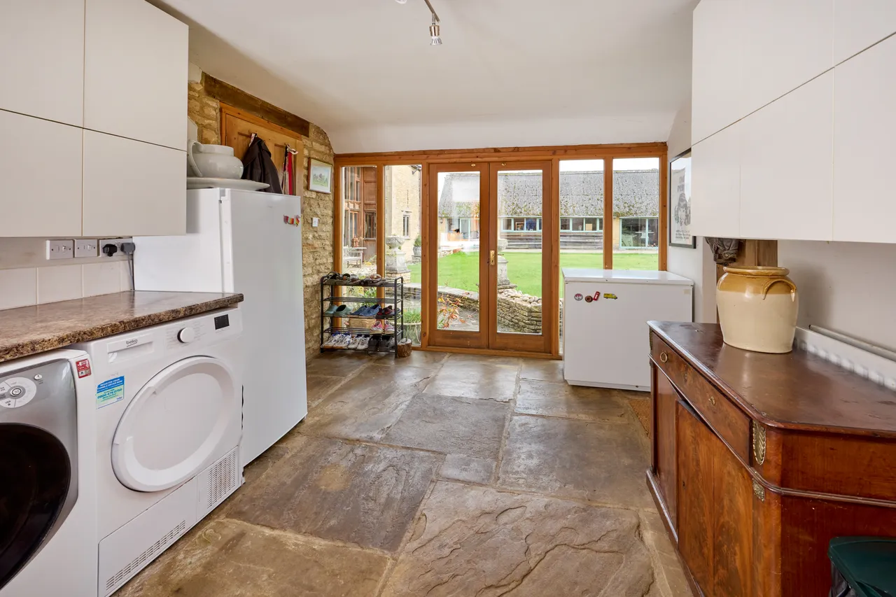 Manor Farm Barn, Ascott-under-Wychwood, Oxfordshire, photo 8