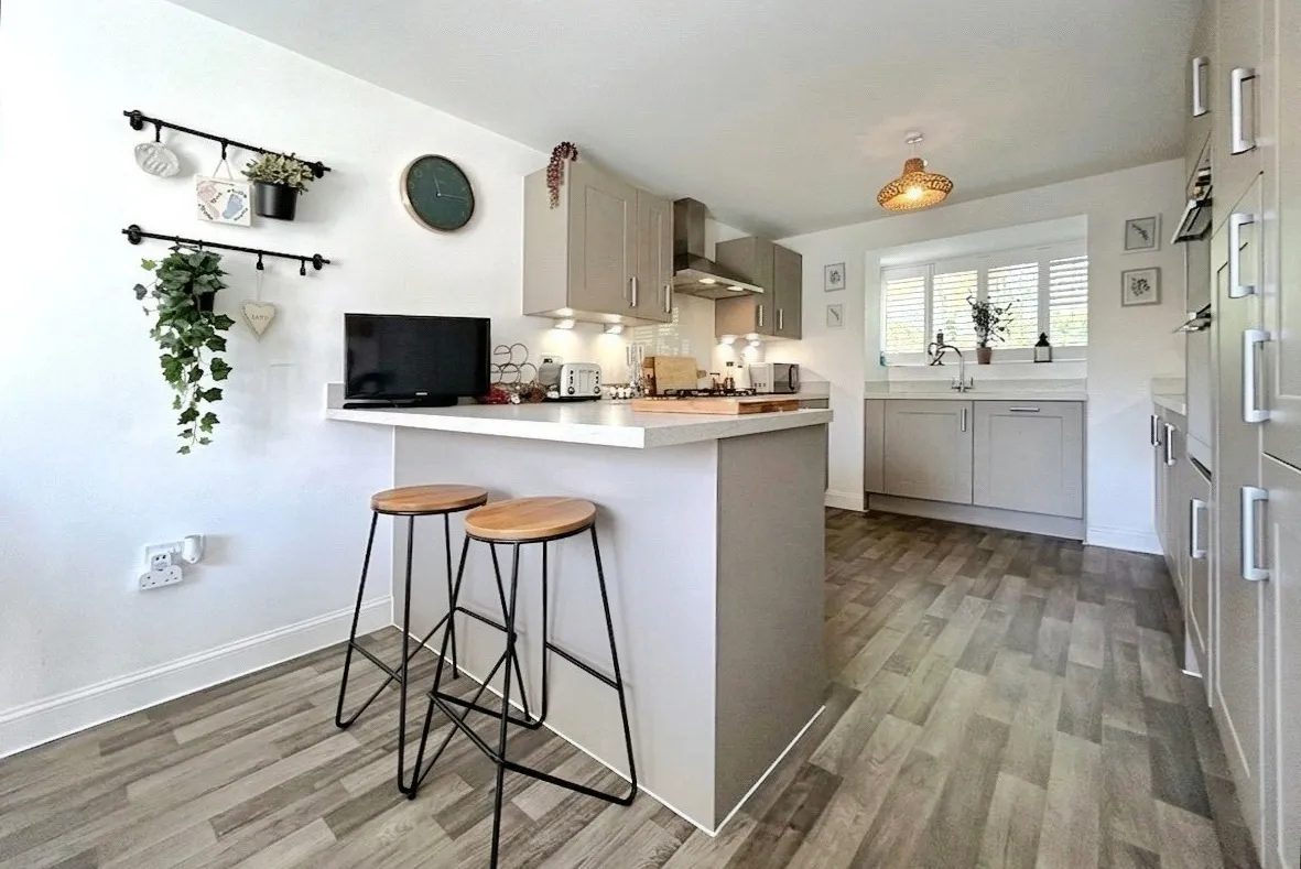 Viney Close, Hook, Hampshire, RG27 9GD, photo 4