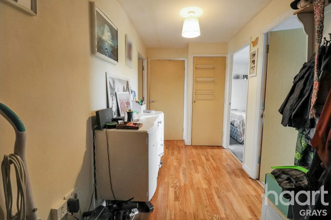 Hogg Lane, Grays, RM17, photo 12
