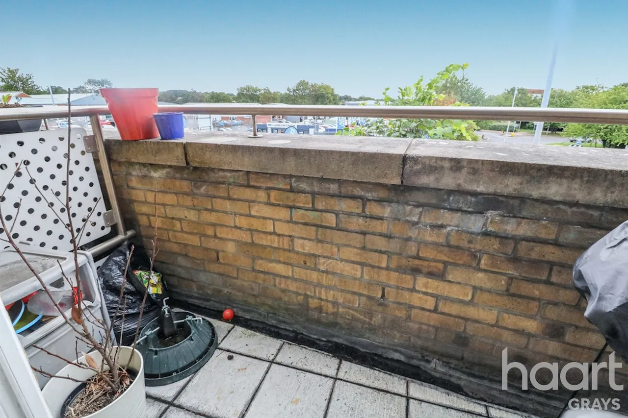 Hogg Lane, Grays, RM17, photo 11