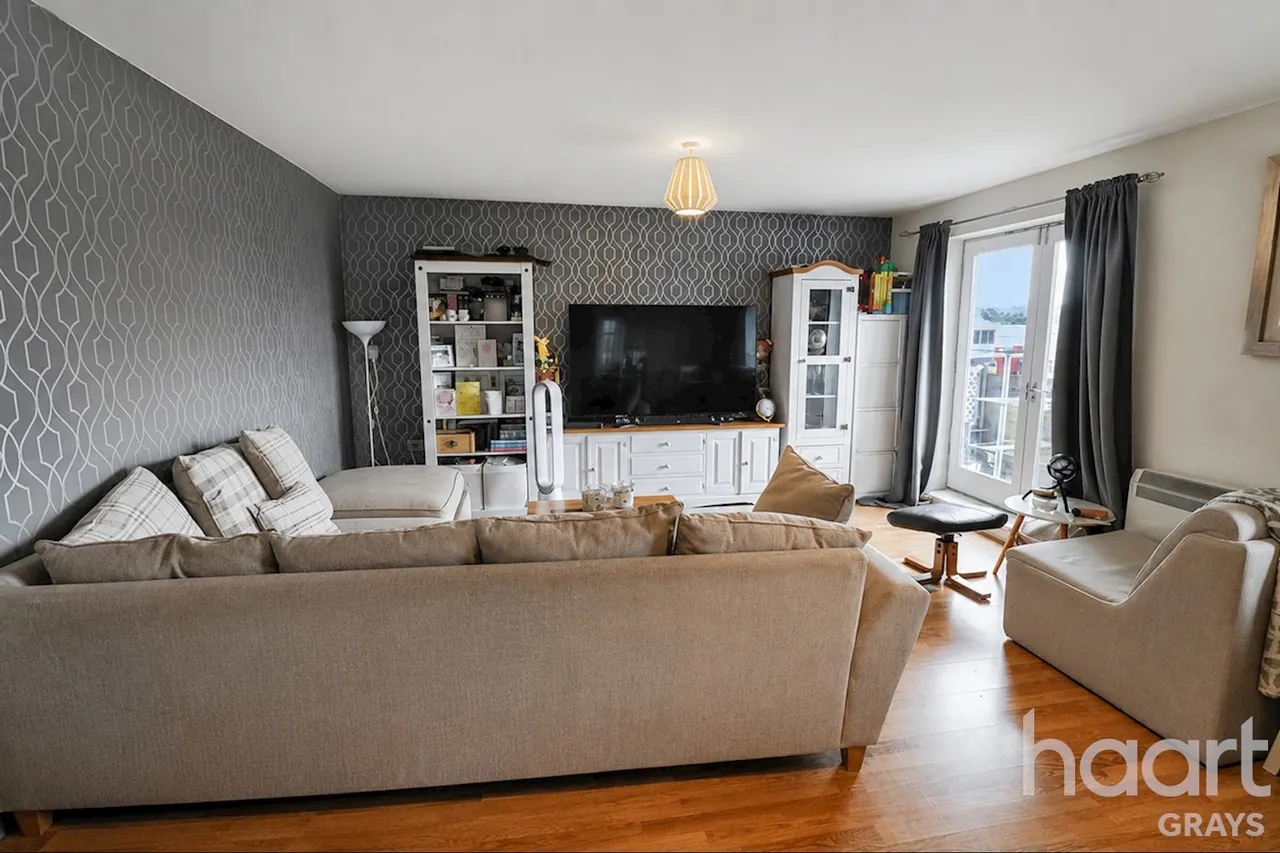 Hogg Lane, Grays, RM17, photo 4