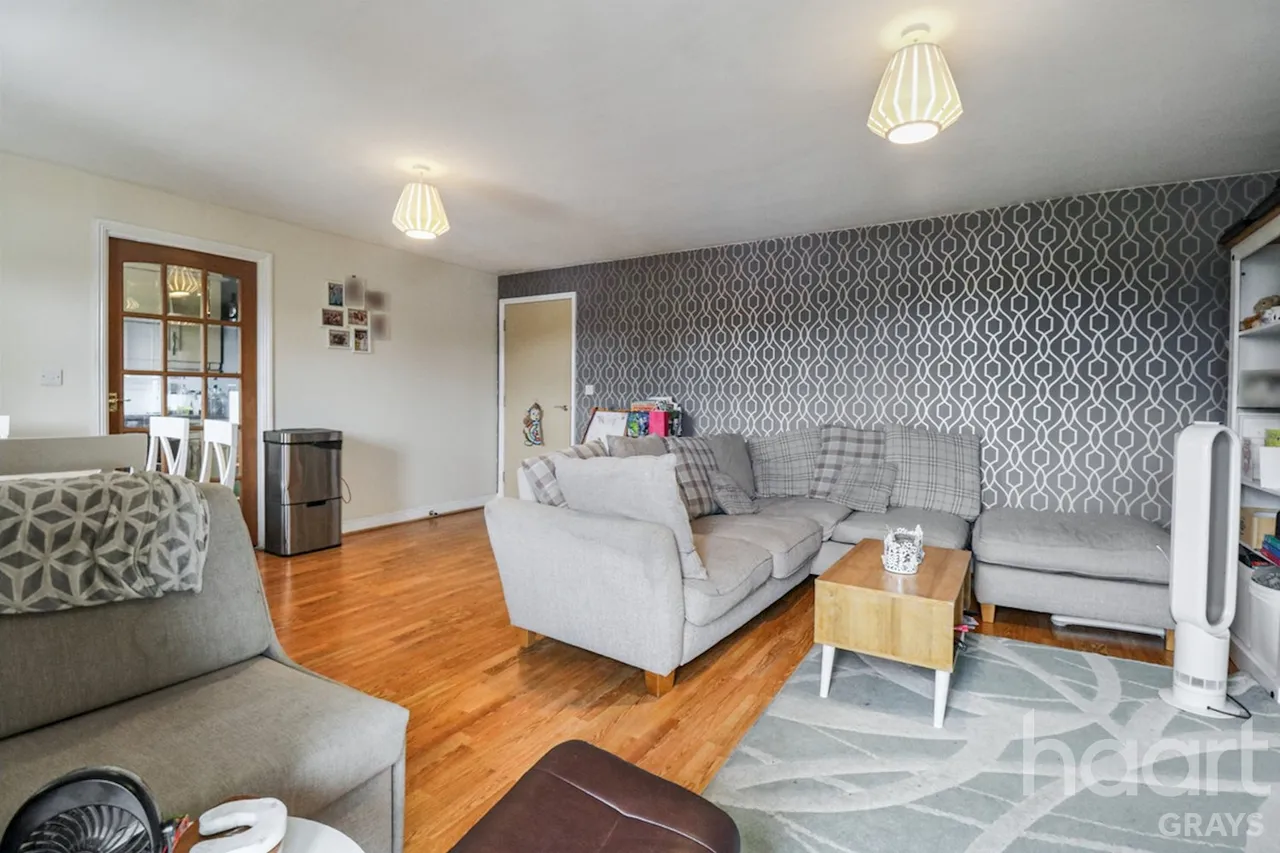 Hogg Lane, Grays, RM17, photo 7