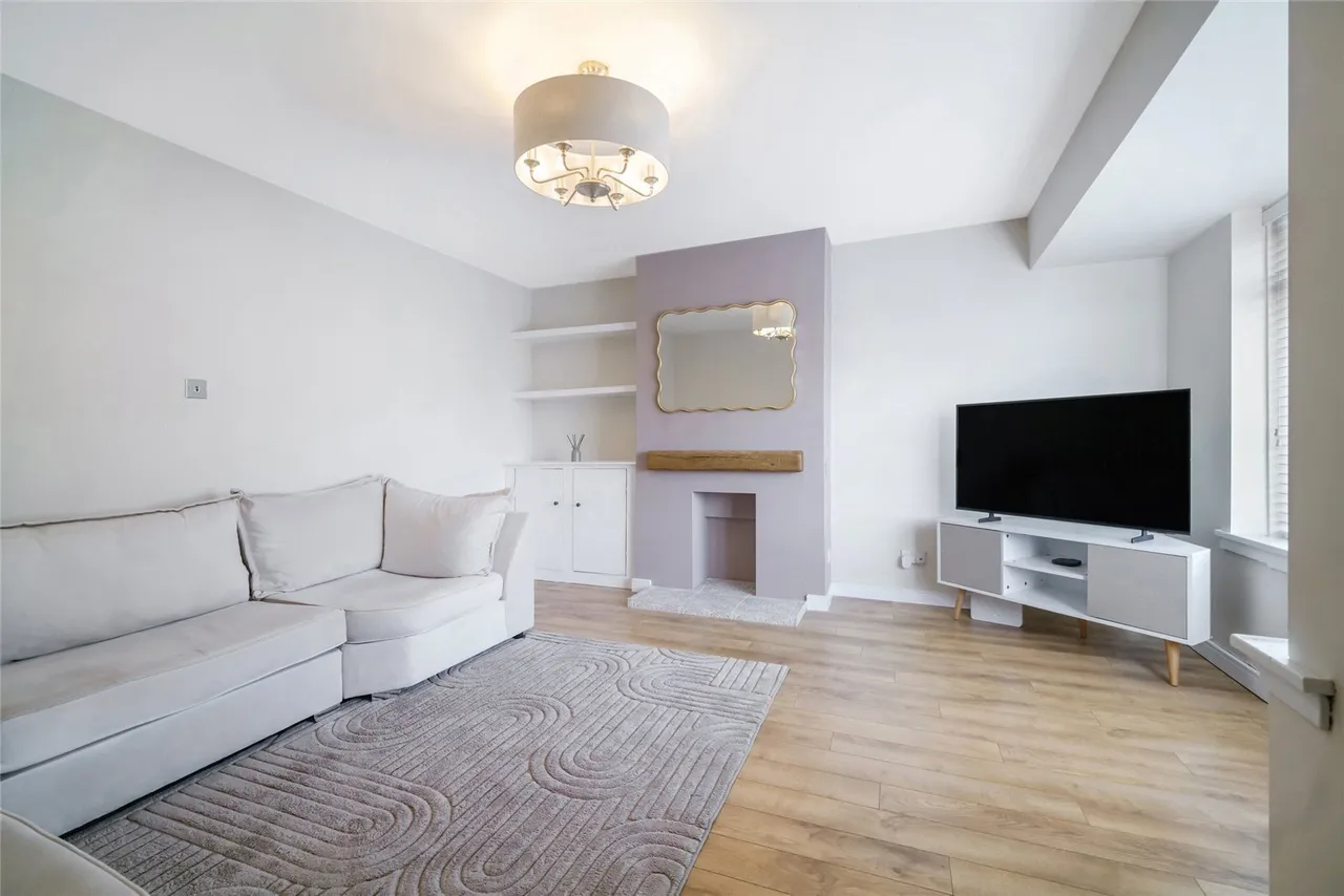 Castlebrae, Dumbarton, G82, photo 3
